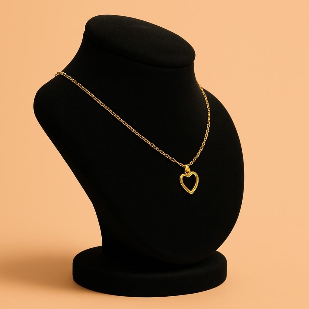 Minimalist Gold Heart Pendant Necklace