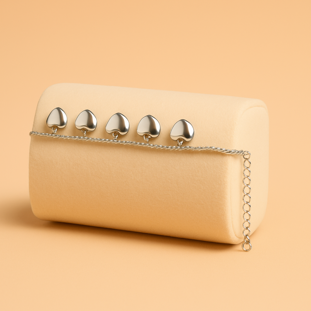 Silver Heart Charm Bracelet – Elegant & Minimal